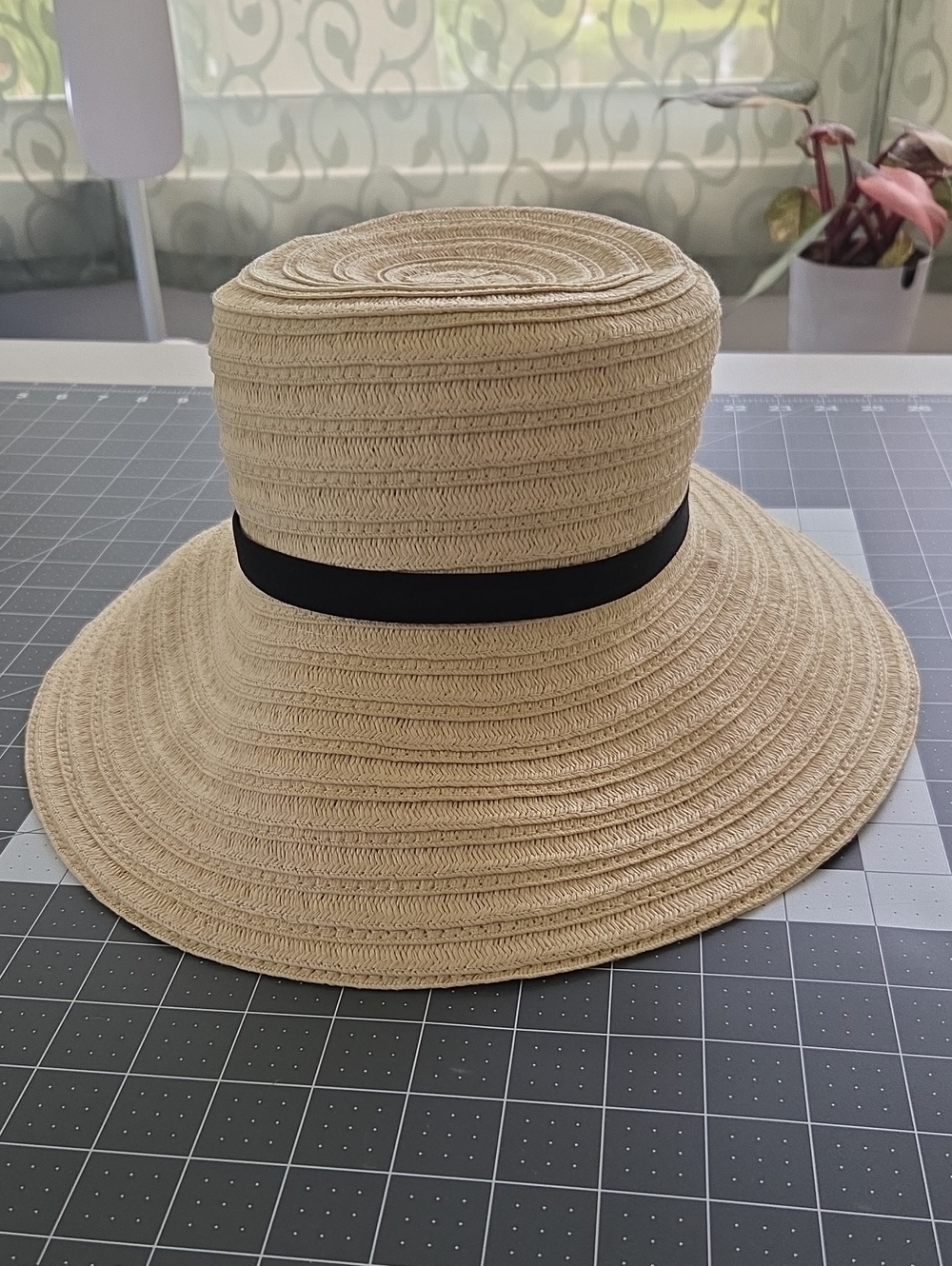 Shade & Shore Beige Straw Hat with Black Band